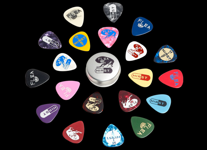 Дэмиен Херст и Фли раскрасили гитары (фото 3)