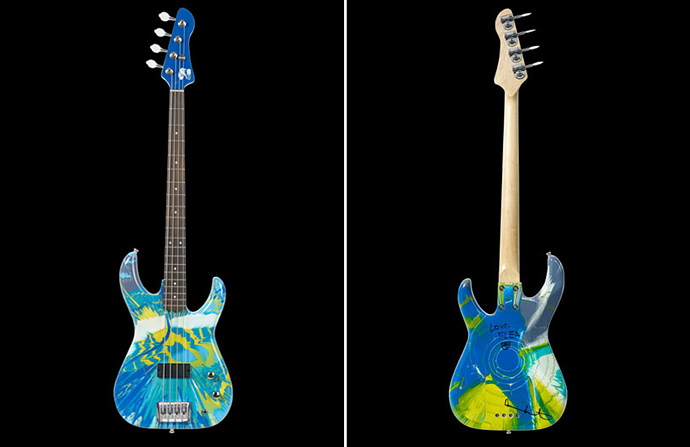 Дэмиен Херст и Фли раскрасили гитары (фото 4)