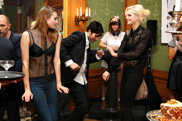 Вечер Стефано Тончи и W Magazine в Нью-Йорке (фото 19)