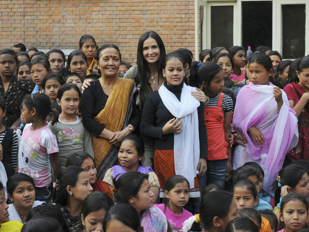Деми Мур против сексуального рабства (фото 2)