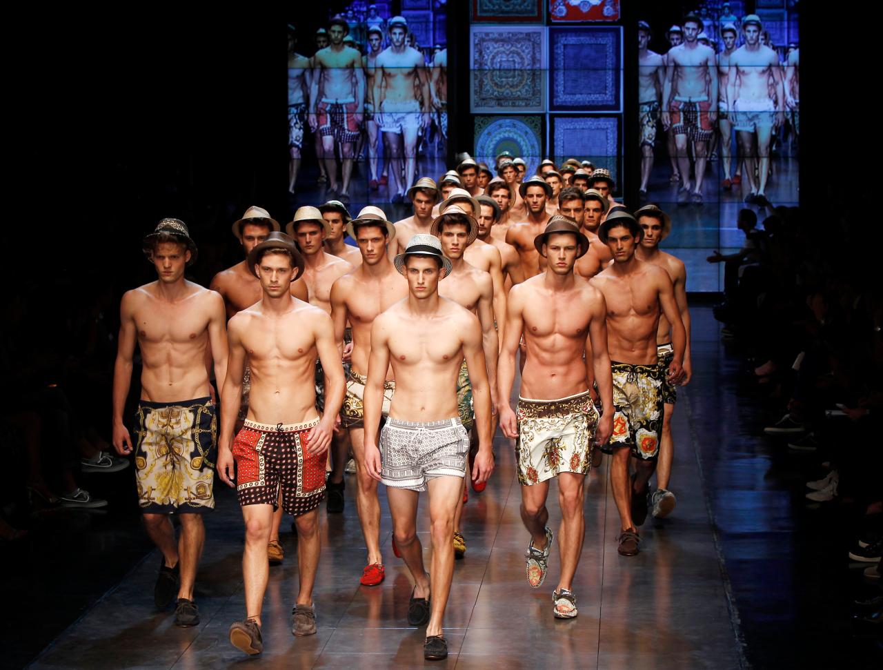 Почему закрыли модный дом D&G? (фото 1)