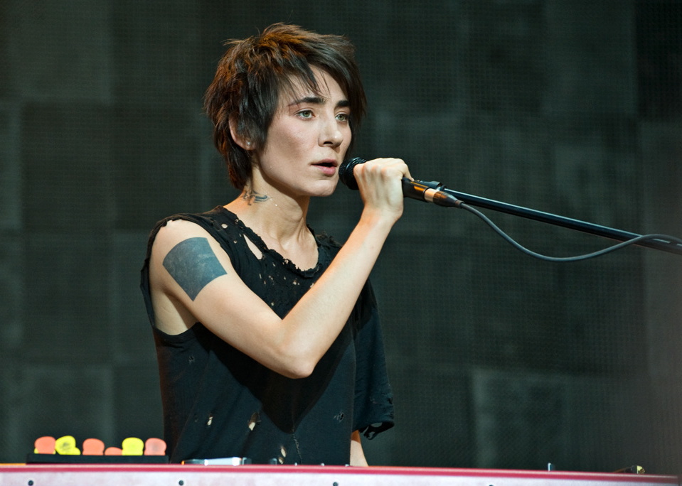 26 августа — день рождения Земфиры (фото 1)