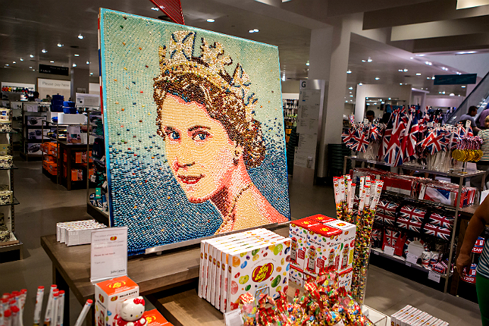 Олимпийские кольца на английском газоне (фото 7)