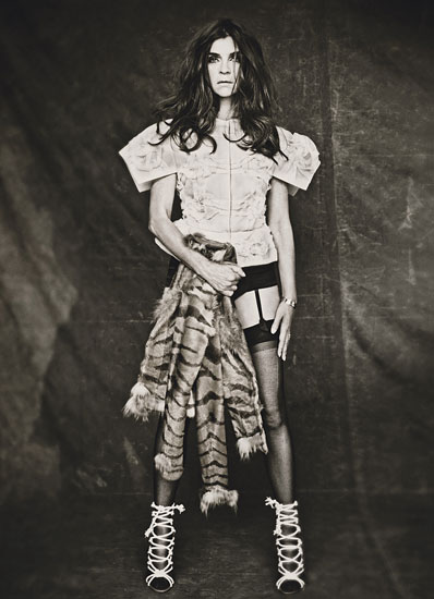 Мини-фильм с Карин Ройтфельд: The Client (фото 6)