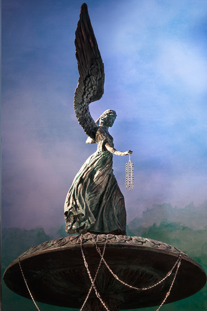 Украшения Tiffany & Co. в Центральном парке (фото 1)