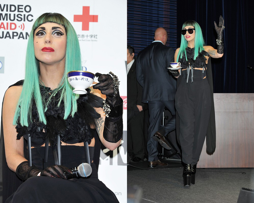 Lady Gaga помогает Японии (фото 1)
