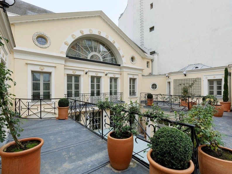 Депардье продает особняк в Париже (фото 6)