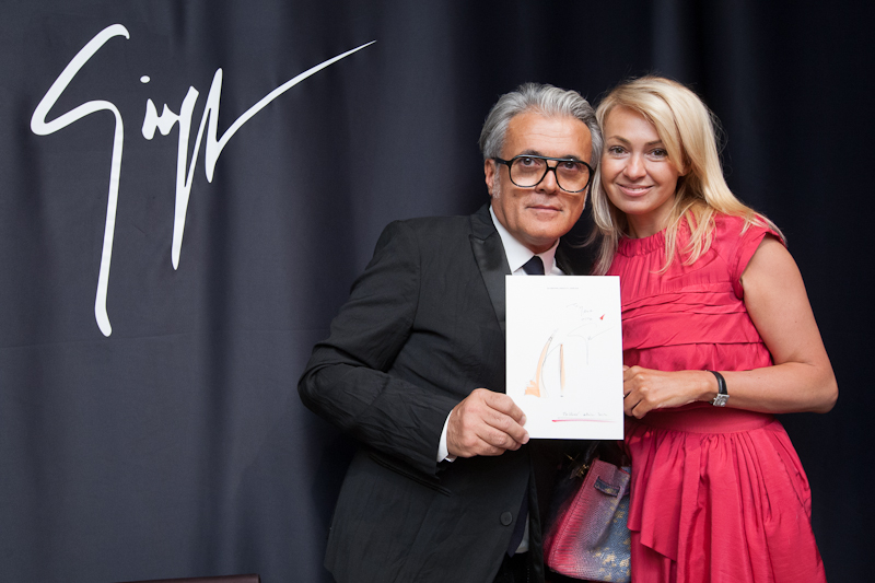 Коктейль Guizeppe Zanotti в ЦУМе (фото 1)