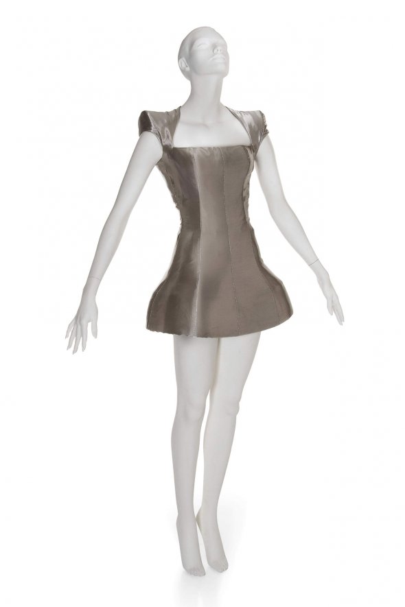 Платья Дафны Гиннес продадут на аукционе (фото 3)