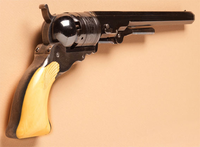 Продан револьвер кольт за рекордные $970 500 (фото 1)