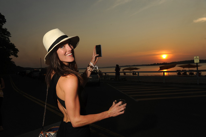 Harry Winston чествует морской спорт на Sunset Beach (фото 1)