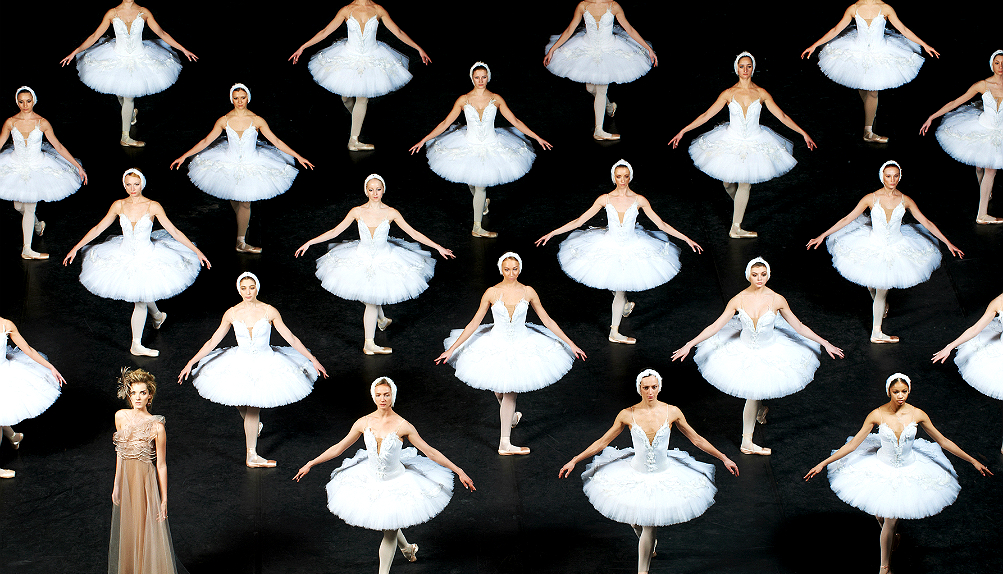 Выставка Dance in Vogue в Санкт-Петербурге (фото 1)