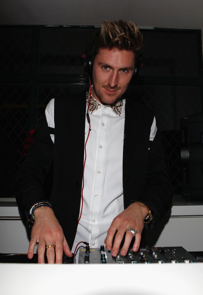 Открытие юбилейной выставки Christian Louboutin (фото 8)