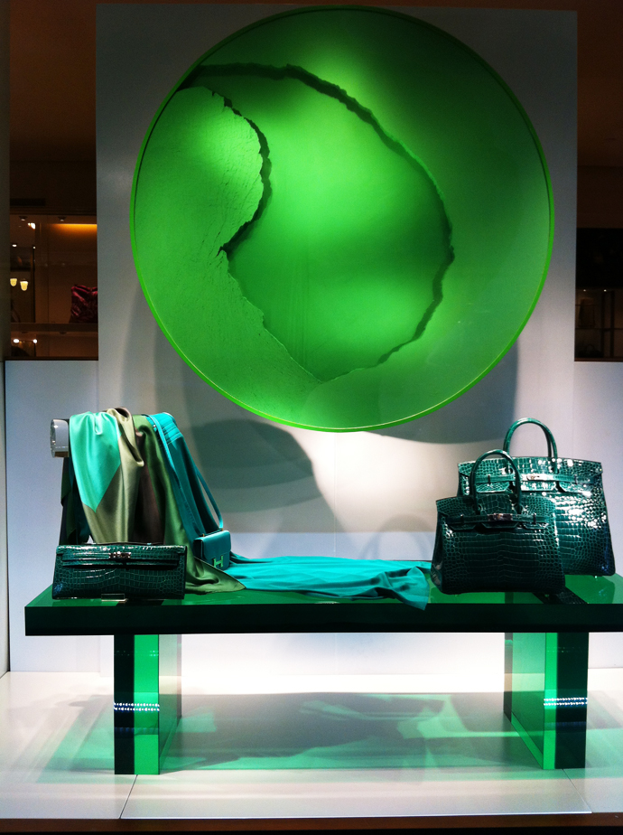 Лучшие витрины мира: Hermes на Сен-Оноре (фото 1)