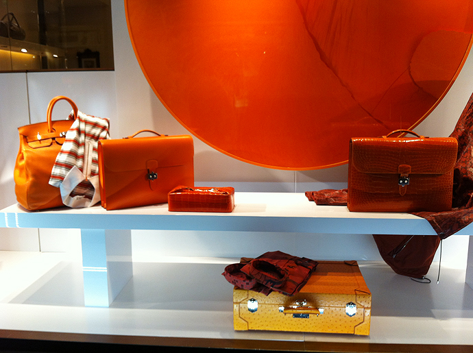 Лучшие витрины мира: Hermes на Сен-Оноре (фото 10)