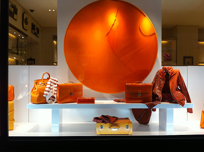 Лучшие витрины мира: Hermes на Сен-Оноре (фото 8)