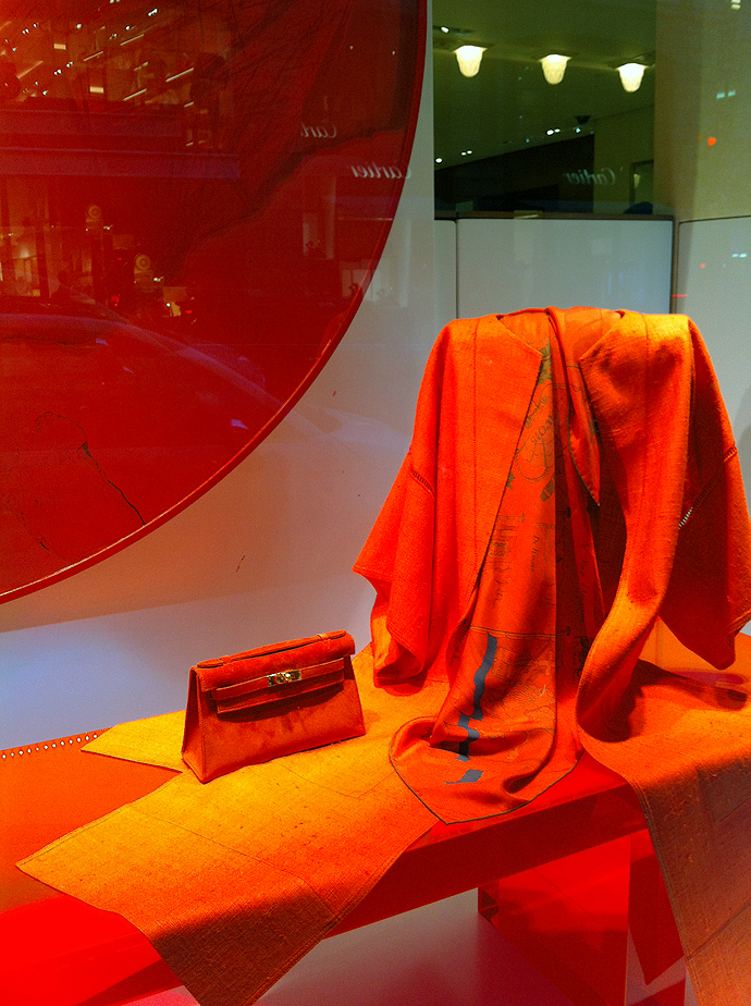 Лучшие витрины мира: Hermes на Сен-Оноре (фото 11)