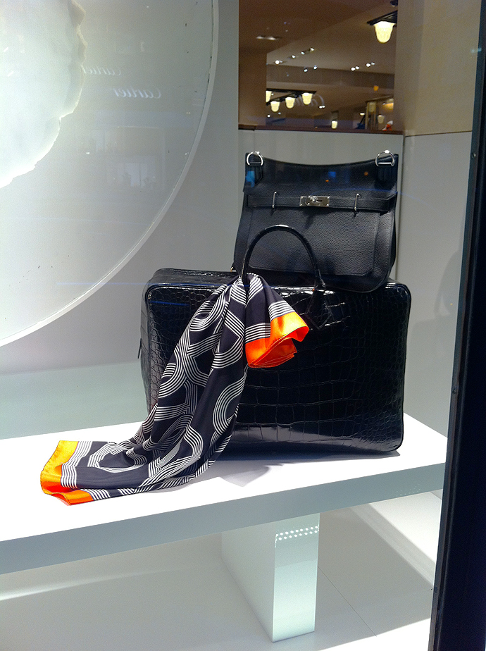 Лучшие витрины мира: Hermes на Сен-Оноре (фото 14)