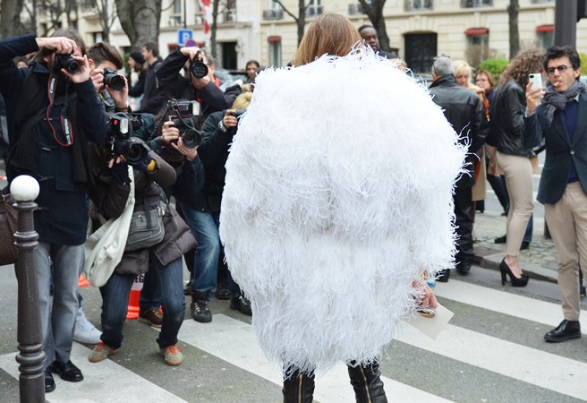 Haute Couture в Париже: streetstyle. Часть 1 (фото 4)