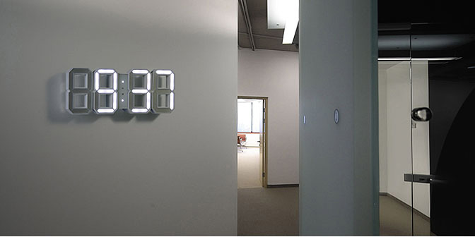 White & White Clock (фото 2)