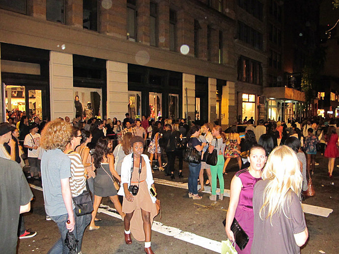 Fashion's Night Out в Нью-Йорке глазами Buro 24/7 (фото 7)