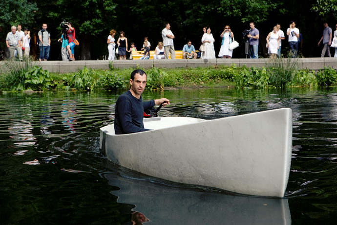 Мраморная лодка Фабио Виале (фото 1)