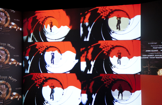 Выставка Bond by GQ открывается в Москве (фото 8)