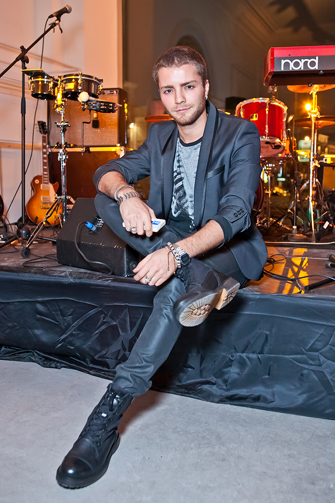 Закрытый концерт Singtank в бутике Joseph (фото 12)