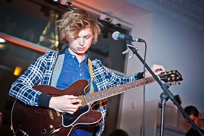 Закрытый концерт Singtank в бутике Joseph (фото 3)