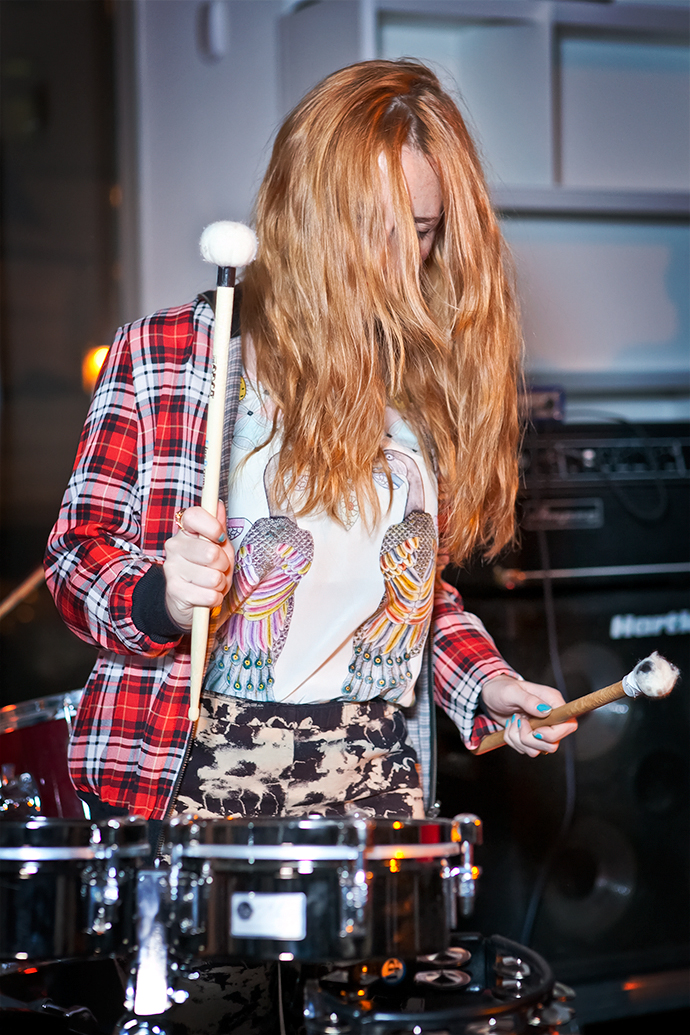 Закрытый концерт Singtank в бутике Joseph (фото 5)