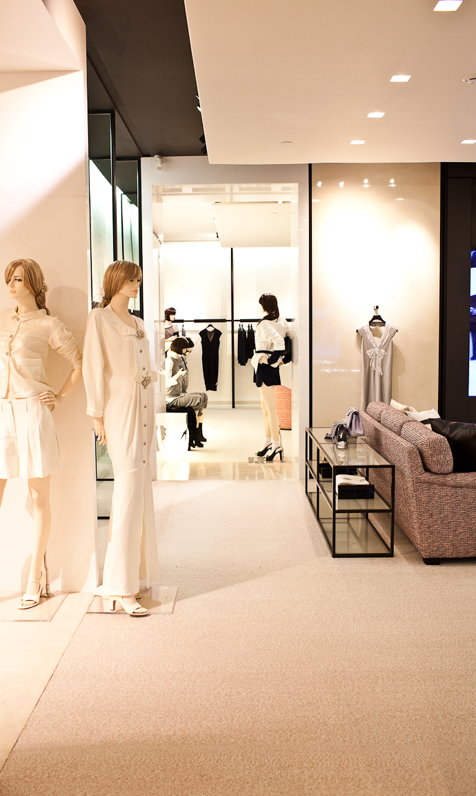 Интерьеры нового бутика Chanel в Москве (фото 9)