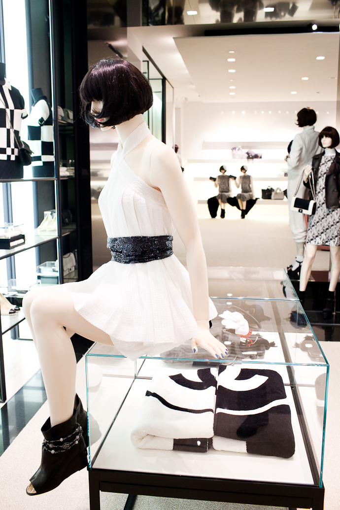 Интерьеры нового бутика Chanel в Москве (фото 14)