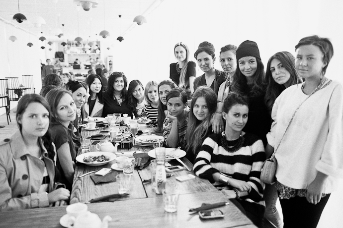 Редколлегия Buro 24/7 в Garage Cafe (фото 1)