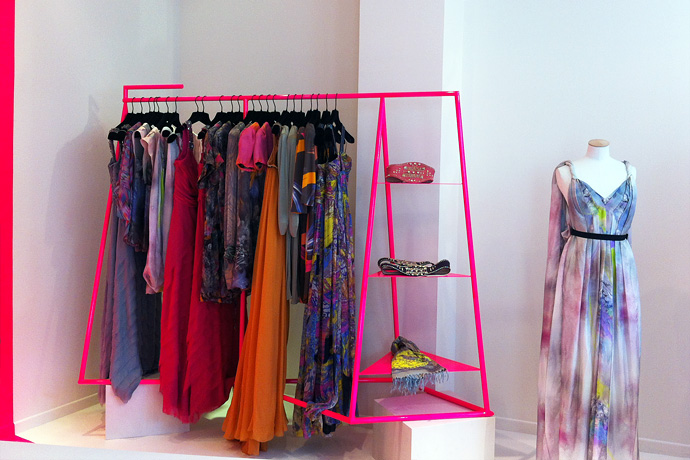 Pop-up-бутик Matthew Williamson в Fidenza Village (фото 8)