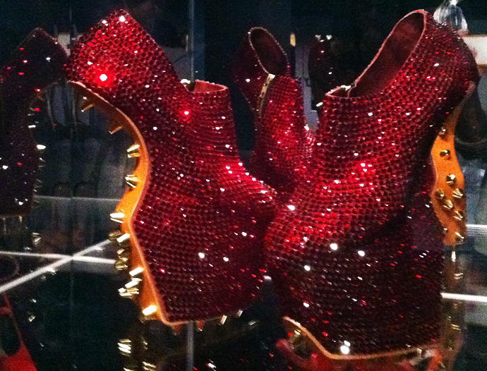 Выставка Дафны Гиннесс в FIT (фото 9)