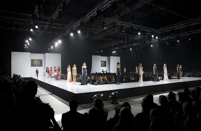 Показ Valentin Yudashkin в Москве (фото 6)