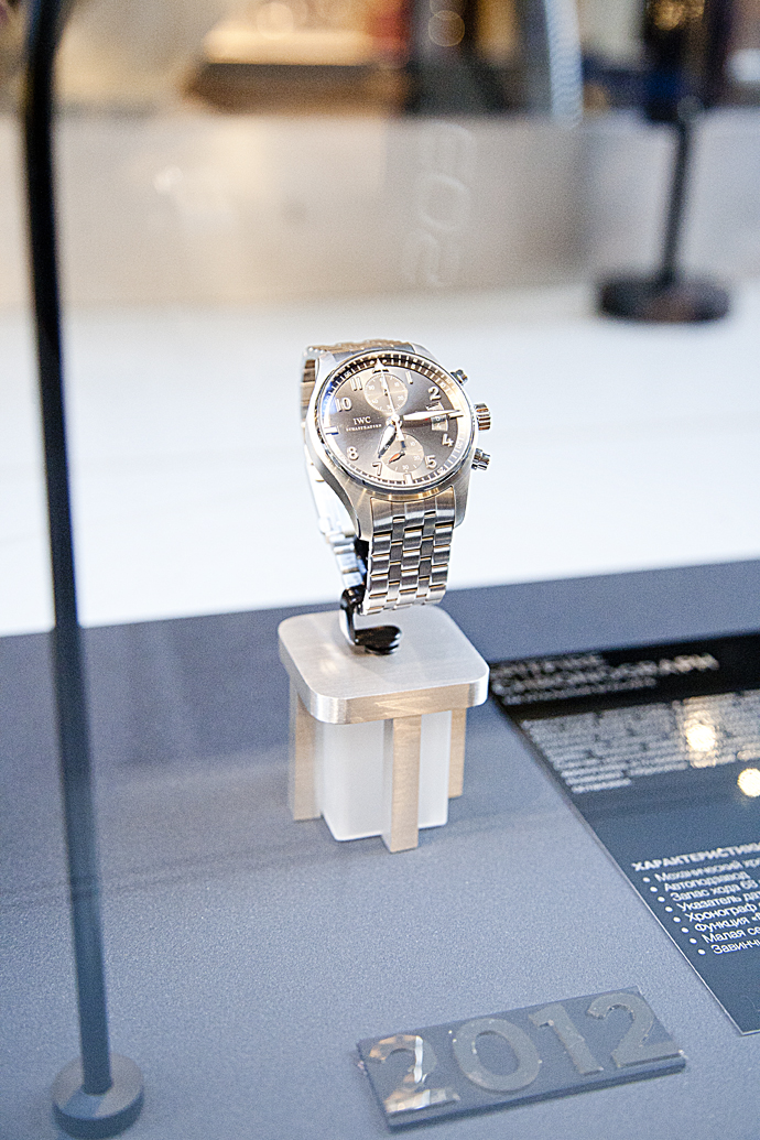 Выставка IWC Pilot's Watches в ГУМе (фото 1)