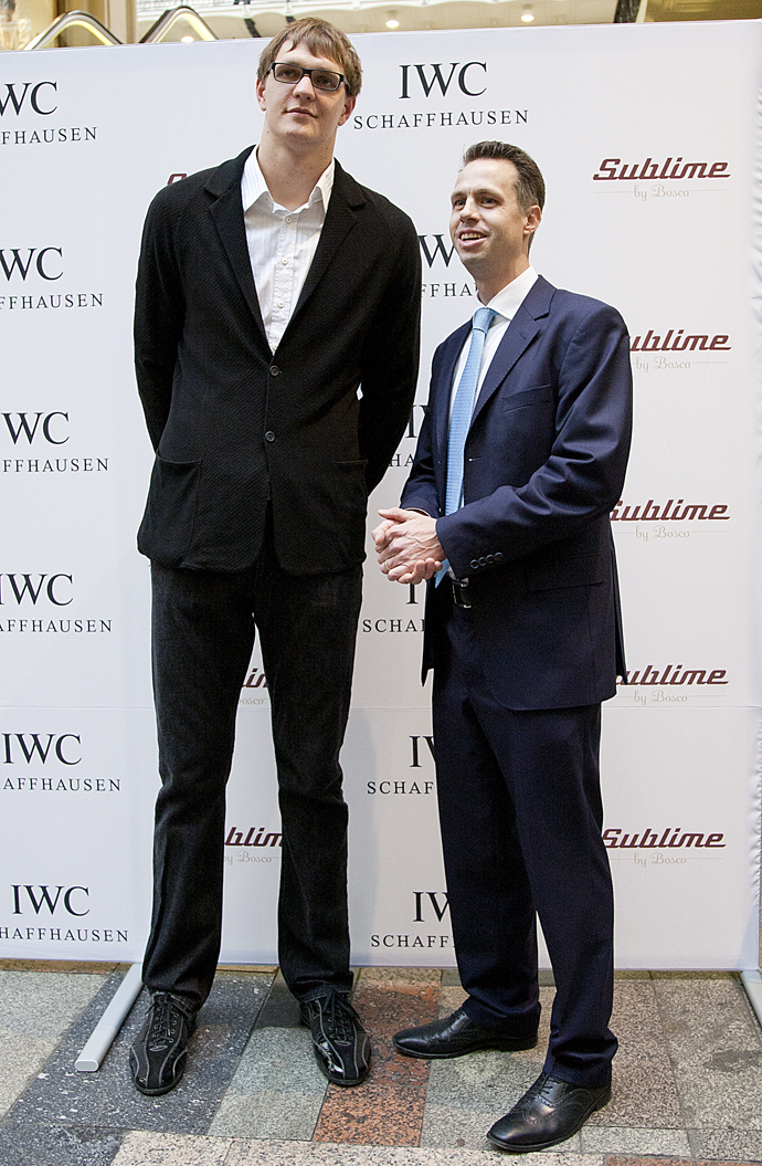 Выставка IWC Pilot's Watches в ГУМе (фото 10)