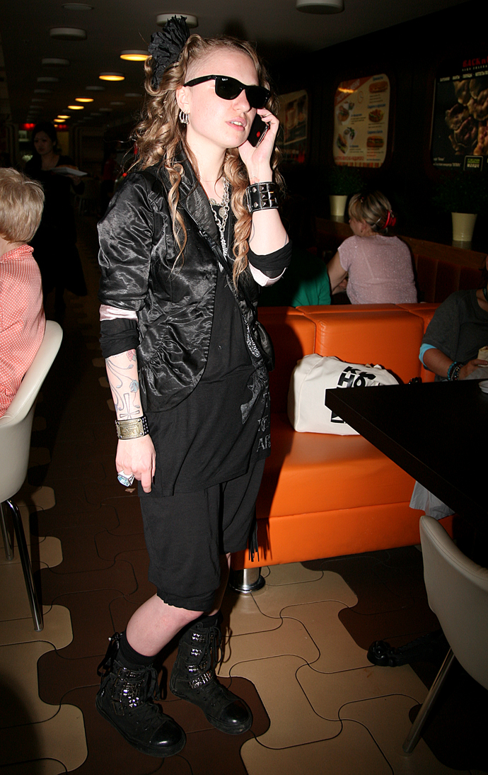 Германика украшения валерия. Евгения гай германика. Валерия гай германика. Валерия гай германика колготки. Валерия гай германика канны.