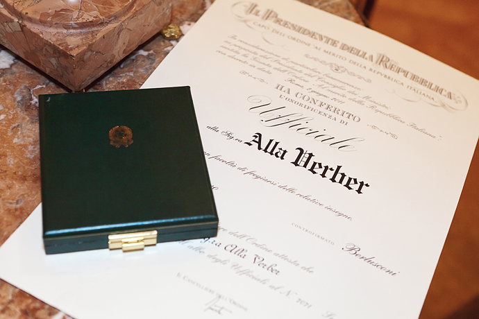 Награждение Аллы Вербер в посольстве Италии (фото 20)