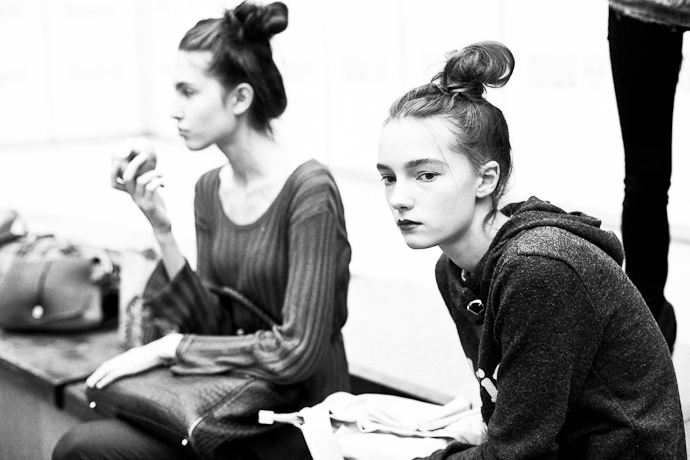 Показ Alena Akhmadullina весна-лето 2013: backstage (фото 12)