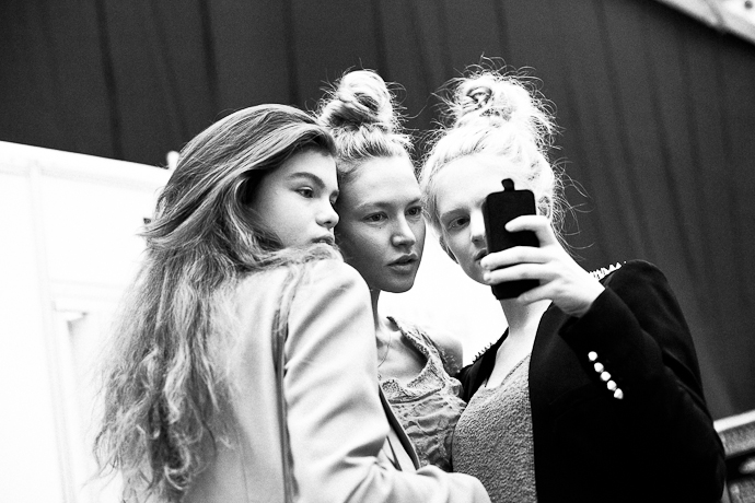 Показ Alena Akhmadullina весна-лето 2013: backstage (фото 13)