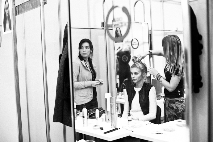 Показ Alena Akhmadullina весна-лето 2013: backstage (фото 26)