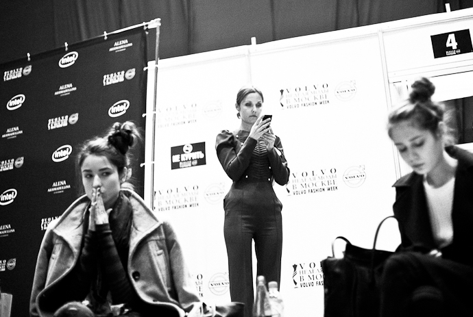 Показ Alena Akhmadullina весна-лето 2013: backstage (фото 36)