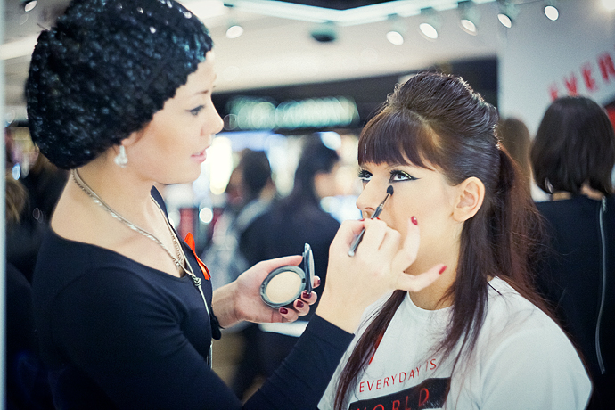 Благотворительный вечер Buro 24/7 и M.A.C в ЦУМе (фото 16)