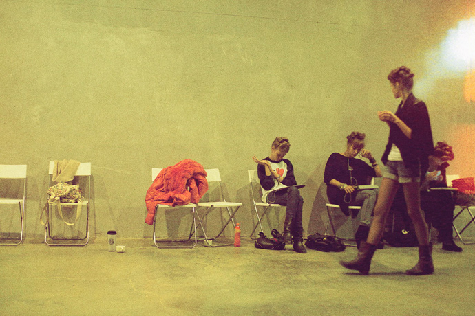 Ulyana Sergeenko весна-лето 2012. Backstage (фото 28)