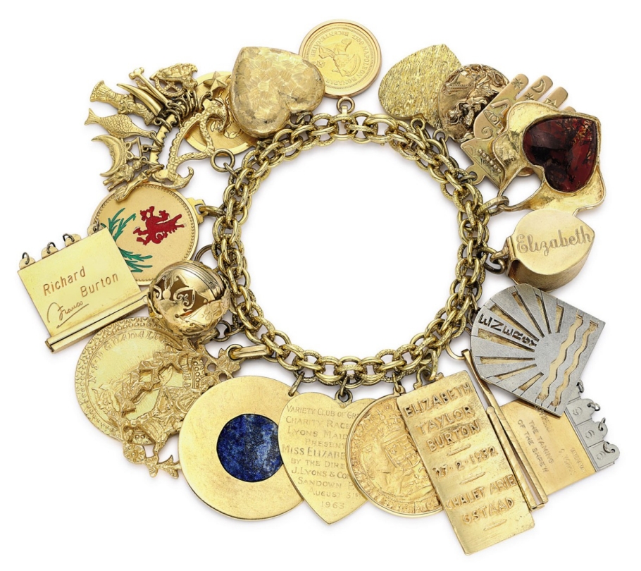 Выставка личных вещей Элизабет Тейлор (фото 10)