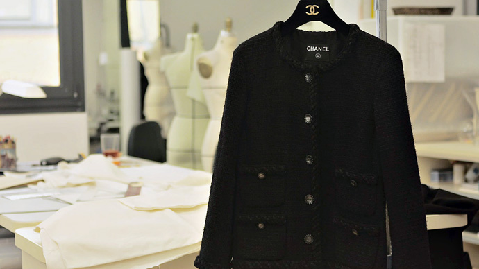 Выставка The Little Black Jacket приедет в Лондон (фото 1)