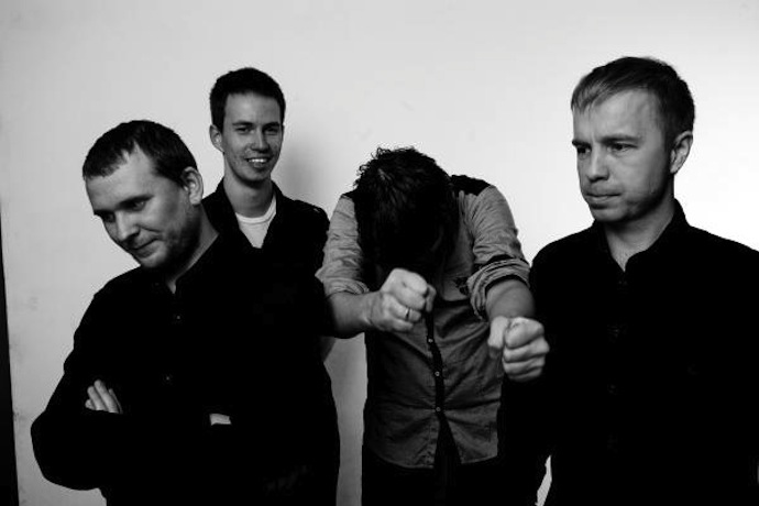 В колонках: Biting Elbows (фото 1)