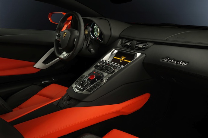 Новый Lamborghini Aventador (фото 8)